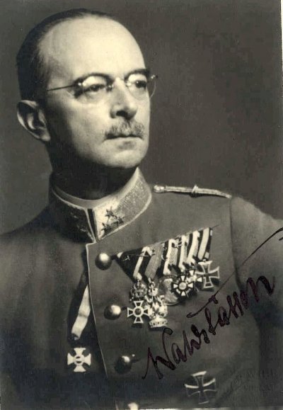 Egon_Freiherr_von_Waldstätten_1922,_Träger_des_MMTO.jpg