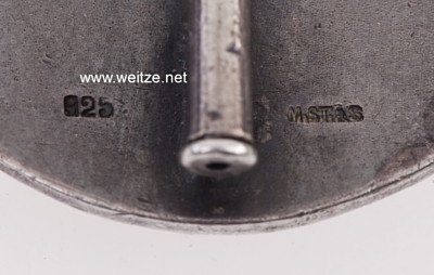 M233538_5.jpg