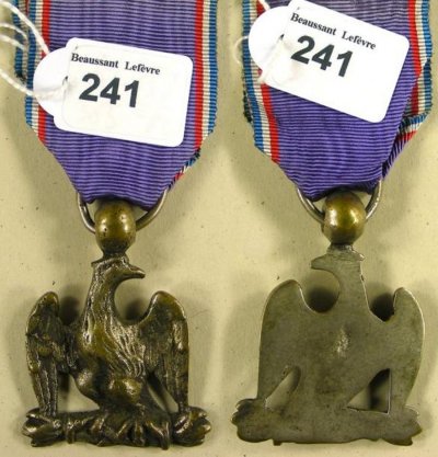 VETERANS-DU-PREMIER-EMPIRE-INSIGNE-DE-VETERAN-REPRENANT-LA-FORME-DE-L-AIGLE-DE&HELLIP-.jpg