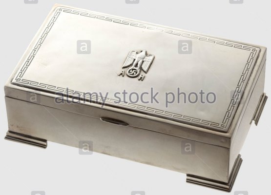 adolf-hitler-a-silver-cigarette-case-from-his-personal-silverware-CYXN01.jpg