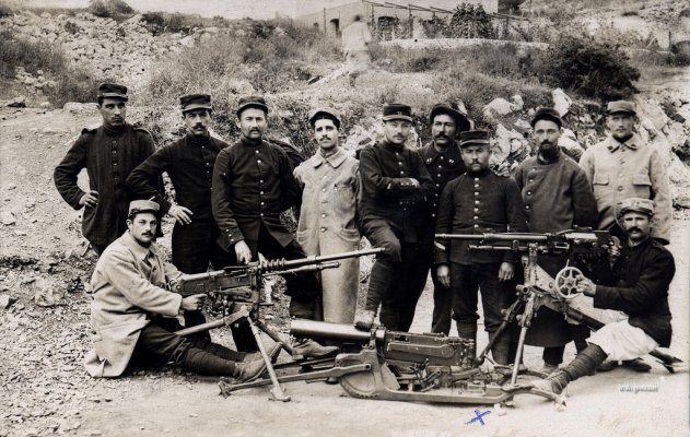 French-machine-guns-ca-1915.jpg