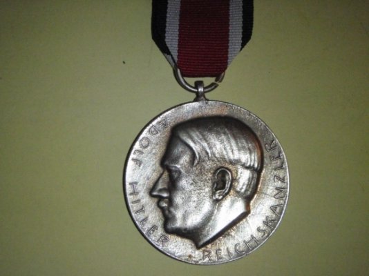 o_germany-ww2-large-adolf-hitler-silver-medal-4a70.jpg