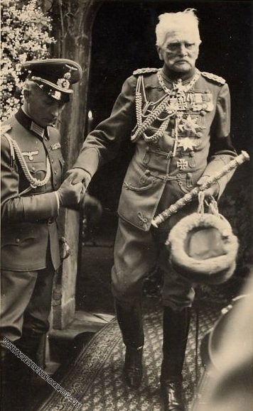1941.August von Mackensen at the Kaiser’s funeral..jpg