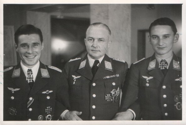 Oberst-Angelroth-1942.jpg