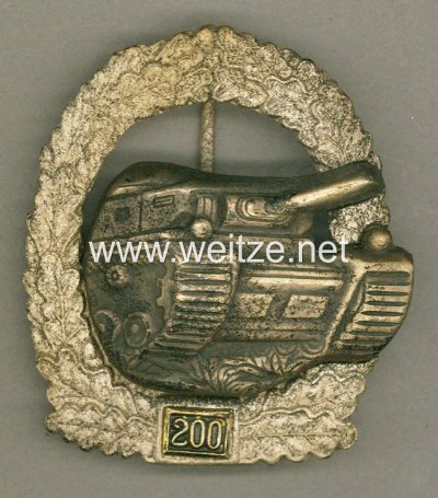 Panzerkampfabzeichen in Silber mit Einsatzzahl 200 - Ausf?hrung 1957.jpg