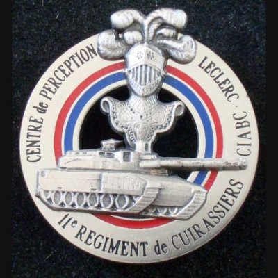 11-rc-insigne-metallique-du-centre-de-perception-leclerc-du-11-regiment-de-cuirassiers-de-fabric.jpg