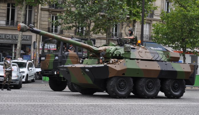 AMX-10                                                          o.jpg