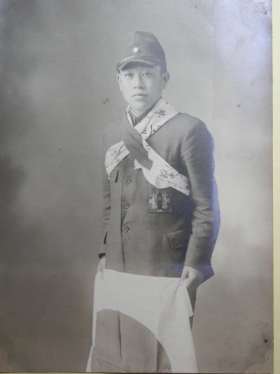 WW2-Japanese-Army-Signed-national-flag-and-soldiers-_57.jpg