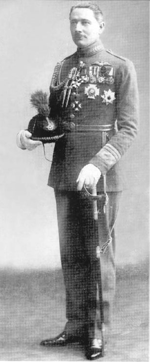 Air_Marshal_Sir_John_Salmond_in_1925.jpg