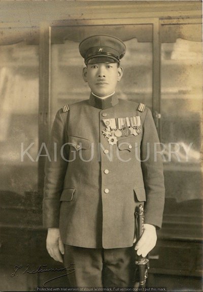 0 Japanese-Photo-Army-Officer-War-Medals.jpg