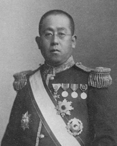 Portrait_of_Prince_Tokugawa_Iesato_as_President_of_the_House_of_Peers.jpg