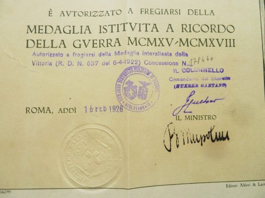 м 1919  пмв Italian-Wwi-Mussolini-Stamp-Signature-Diploma-Medal-_57.jpg