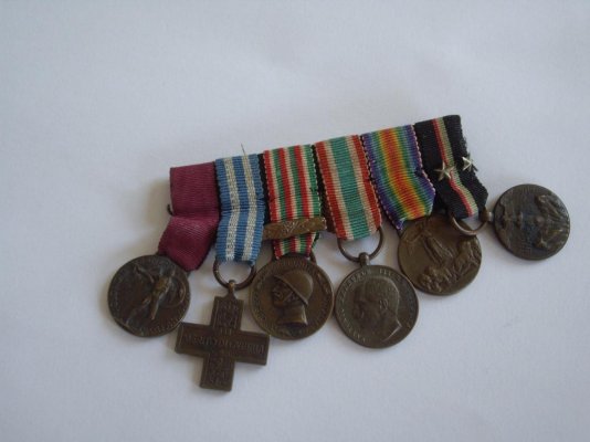 WW1-Italy-Italian-Miltary-Set-of-6.jpg