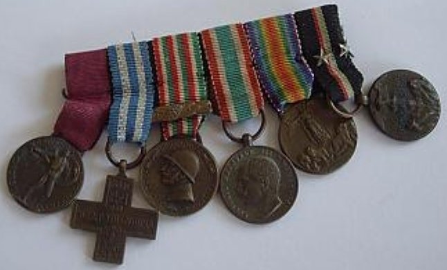 WW1-Italy-Italian-Miltary-Set-of-7.jpg