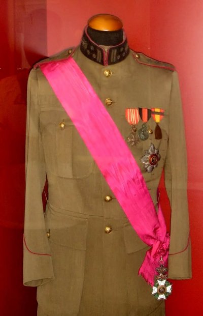 Uniform_Albert_I,_Koning_der_Belgen.JPG