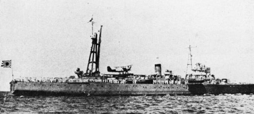 Japanese_minelayer_Okinoshima_in_1937.jpg