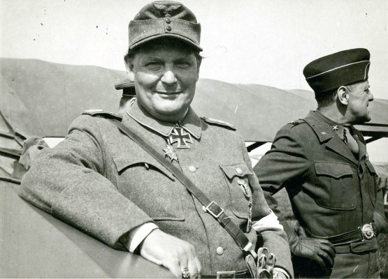 Herrman Göring in US-Gewahrsam 1945.jpg