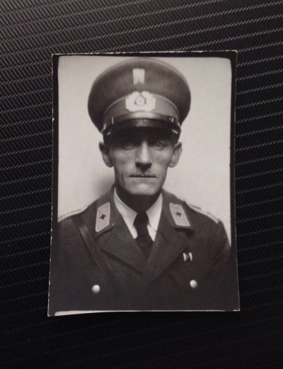 Foto-Portrait-DRK-Rotes-Kreuz-Offizier-Uniform-Schulterklappe-_57.jpg