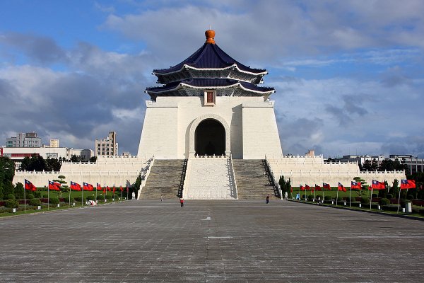 1200px-Chiang_Kai-shek_memorial_amk.jpg