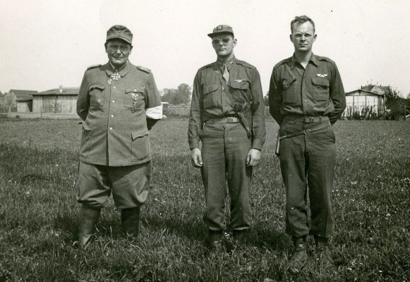 Herrman Göring in US-Gewahrsam 1945-2.jpg