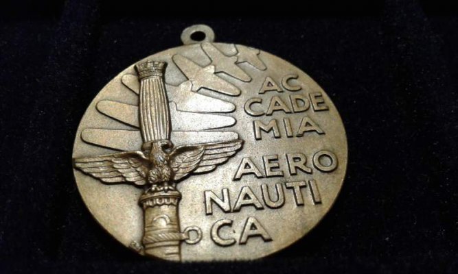 м ввс Academy-Regia-Aeronautica-ITALY-WW2-Very.jpg