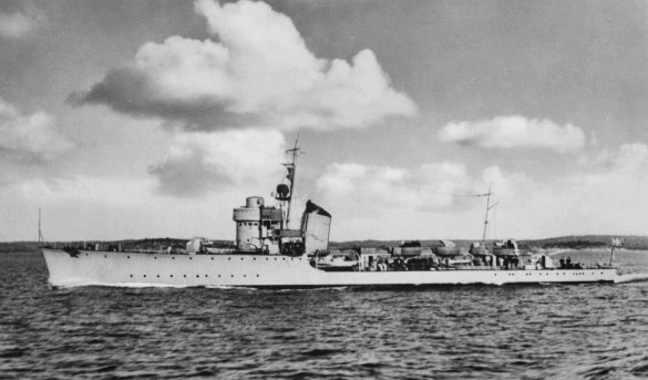 0 HMS_Romulus.jpg