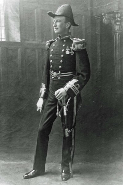 Captain Robert Alven Richards.jpg