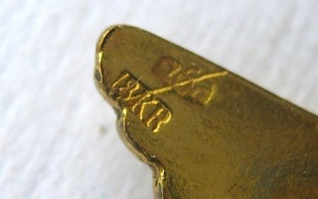 0 pilota_1920_oro_box_2.jpg