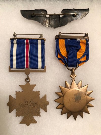 USA AIR WWII-Named-B-24-Pilot-Medal-Valor-Group-AM-DFC-_57 (1).jpg