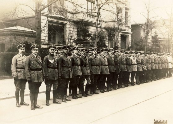RegimentReinhard_Stahlhelm.jpg