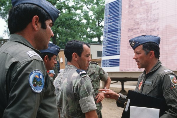 members-of-the-portuguese-air-force-discuss-the-days-scores-as-they-read-them-d2641c-1600.jpg