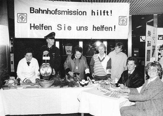 AEKR_8SL046_000805Bahnhofsmission_hilft.jpg