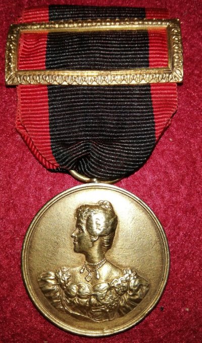 Portugal-1894-Military-Medal-Queen-Amelia-GOLD.jpg
