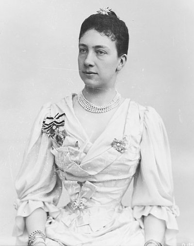 440px-Queen_Victoria_of_Baden_in_1882.jpg