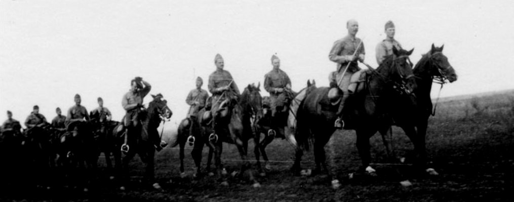 00045. Венгерские кавалеристы на марше, 1941 год..jpg