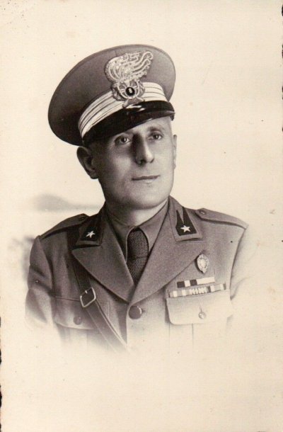 ф 1943-Foto-Con-Militare-Del-Regio-Esercito.jpg