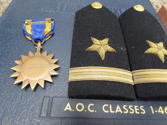 vietnam-usn-named-air-medal-flight_1_87c969965cc7174309273636cee16f16.jpg