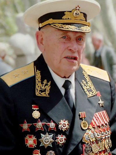 portret_geroya_sovetskogo_soyuza_a_v_pre_ikla_pobediteli_snimok_2007goda.jpg