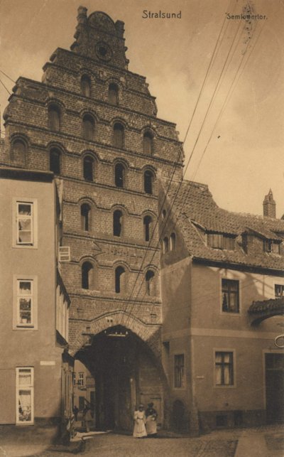 Semlower_Tor_Stralsund_1910.jpg