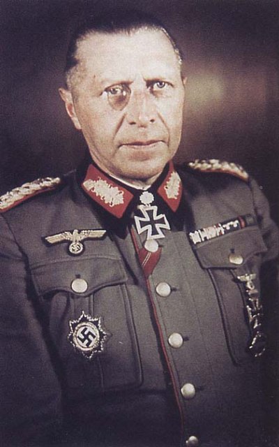 helmuth_weidling__1891-1955___general_der_artillerie.jpg