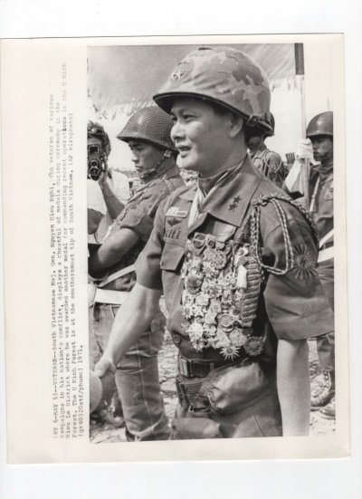 South-Vietnamese-General-Nguyen-Hieu-Nghi-Vietnam-1971.jpg