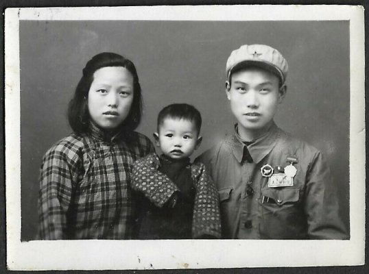 China-PVA-Medal-Family-Woman-Child.jpg