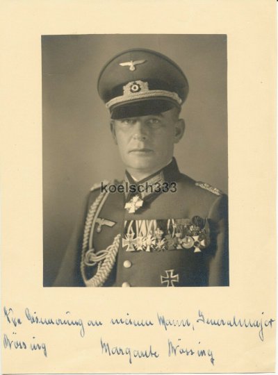 Foto-Portrait-Generalmajor-der-Wehrmacht-mit-vielen-Orden.jpg