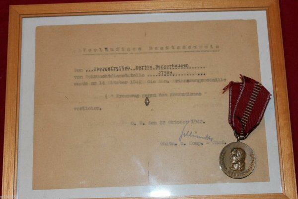 vorlaeufiges-besitzzeugnis-medaille-kreuzzug-gegen-kommunismus.jpg