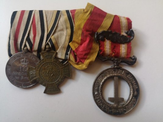 Prusse-Vatican-Barrette-Médailles-Pro-Petri-Sede-Agrafe.jpg