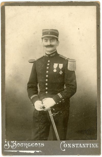 ф Portrait-militaire-en-uniforme-ca1885-vintage-albumen-print.jpg