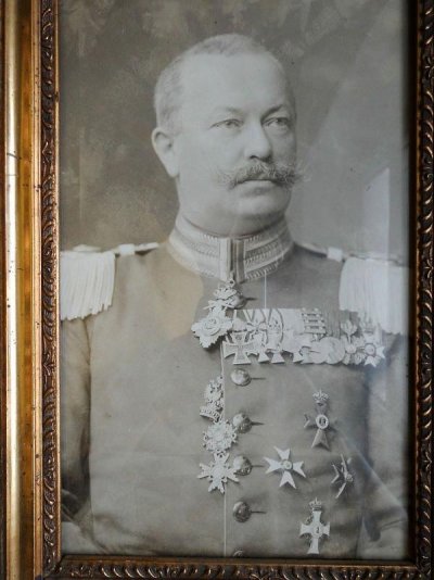Oberst Wachs.jpg