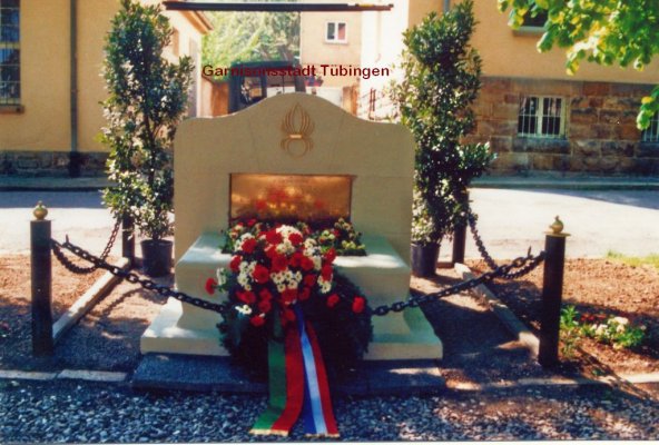 x1984_04_30-Camerone-Tag-fr.-Legion-Denkmal.jpg