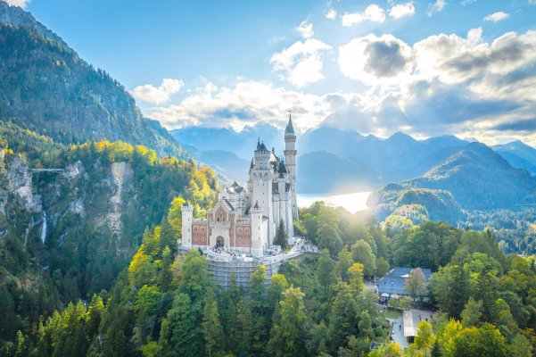 Schloss_Neuschwanstein.jpg