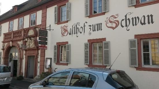 gasthof-zum-schwan-sommerach.jpg